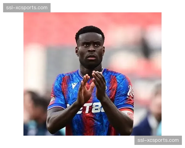 曼城后防线伤病危机下的战术调整与人员应对